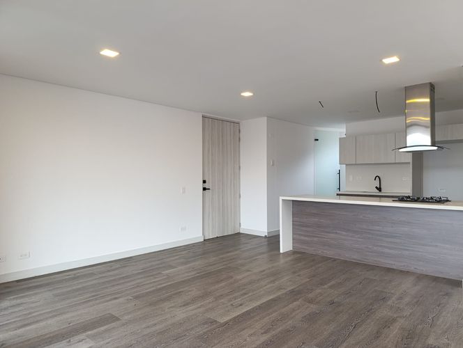 Apartamento de 2 alcobas en arriendo en El Poblado, Medellín, 110 m² · foto 4 de 20