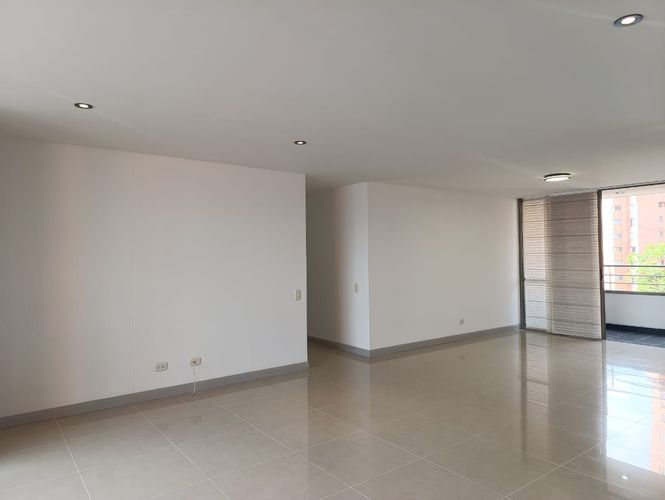 Apartamento de 3 alcobas en arriendo en El Poblado, Medellín, 175 m² · foto 4 de 20