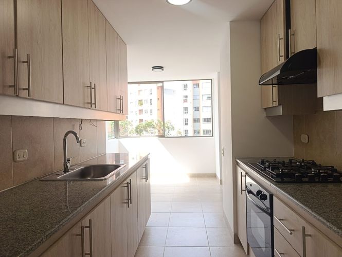 Apartamento de 3 alcobas en arriendo en El Poblado, Medellín, 175 m² · foto 5 de 20