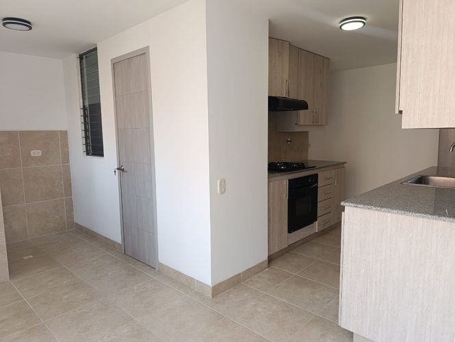 Apartamento de 3 alcobas en arriendo en El Poblado, Medellín, 175 m² · foto 7 de 20