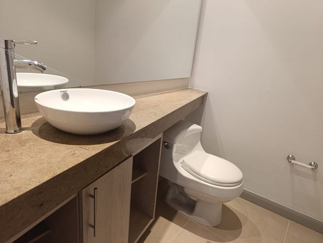 Apartamento de 3 alcobas en arriendo en El Poblado, Medellín, 175 m² · foto 19 de 20