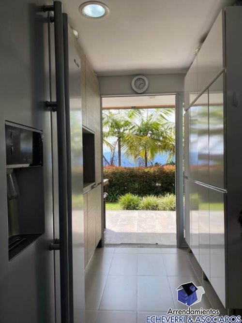 Casa de 3 alcobas en venta en Loma Del Escobero, Envigado, 1200 m² · foto 4 de 11