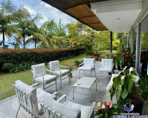 Casa de 3 alcobas en venta en Loma Del Escobero, Envigado, 1200 m² · foto 10 de 11