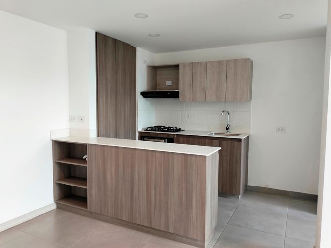 Apartamento de 3 alcobas en arriendo en El Poblado, Medellín, 64 m² · foto 3 de 17