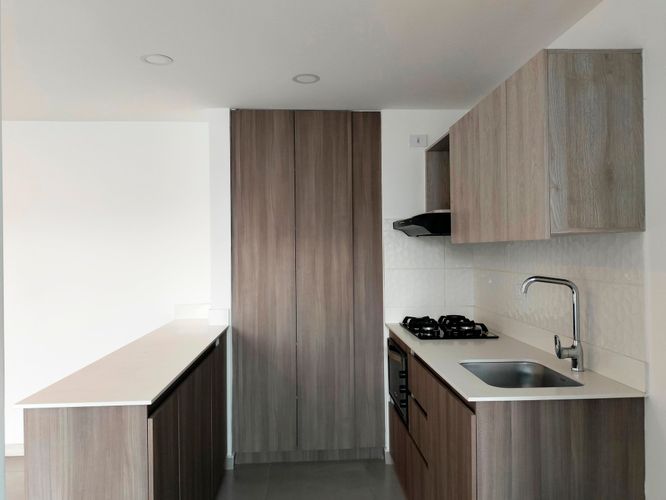 Apartamento de 3 alcobas en arriendo en El Poblado, Medellín, 64 m² · foto 4 de 17