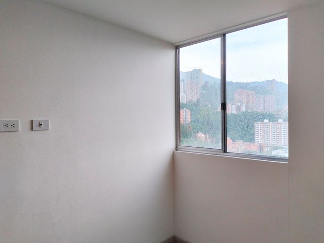 Apartamento de 3 alcobas en arriendo en El Poblado, Medellín, 64 m² · foto 12 de 17