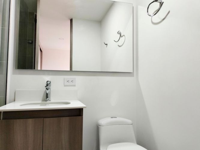 Apartamento de 3 alcobas en arriendo en El Poblado, Medellín, 64 m² · foto 16 de 17