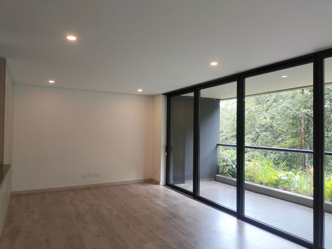 Apartamento de 2 alcobas en arriendo en El Poblado, Medellín, 104 m² · foto 2 de 20