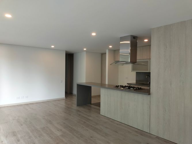 Apartamento de 2 alcobas en arriendo en El Poblado, Medellín, 104 m² · foto 10 de 20