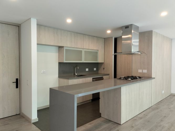 Apartamento de 2 alcobas en arriendo en El Poblado, Medellín, 104 m² · foto 12 de 20