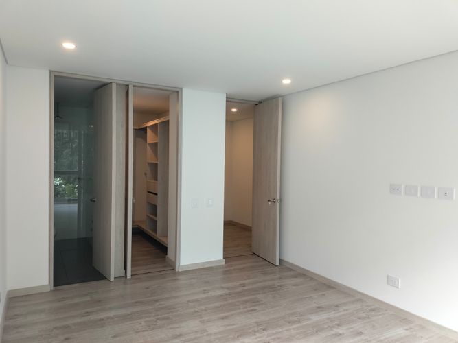 Apartamento de 2 alcobas en arriendo en El Poblado, Medellín, 108 m² · foto 12 de 20