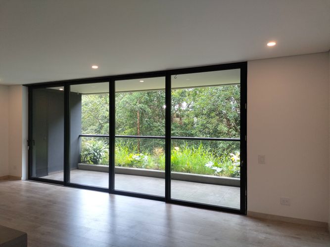 Apartamento de 2 alcobas en arriendo en El Poblado, Medellín, 108 m² · foto 2 de 20