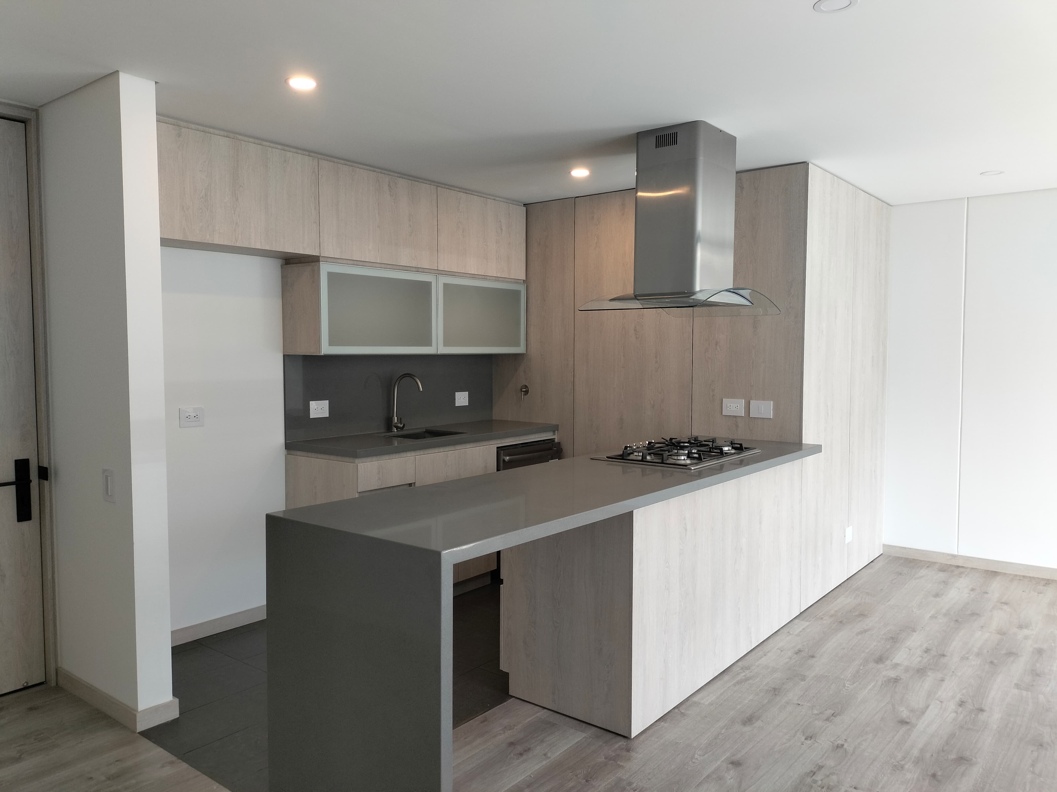 Apartamento en arriendo en El Poblado, Medellín · foto 4 de 16