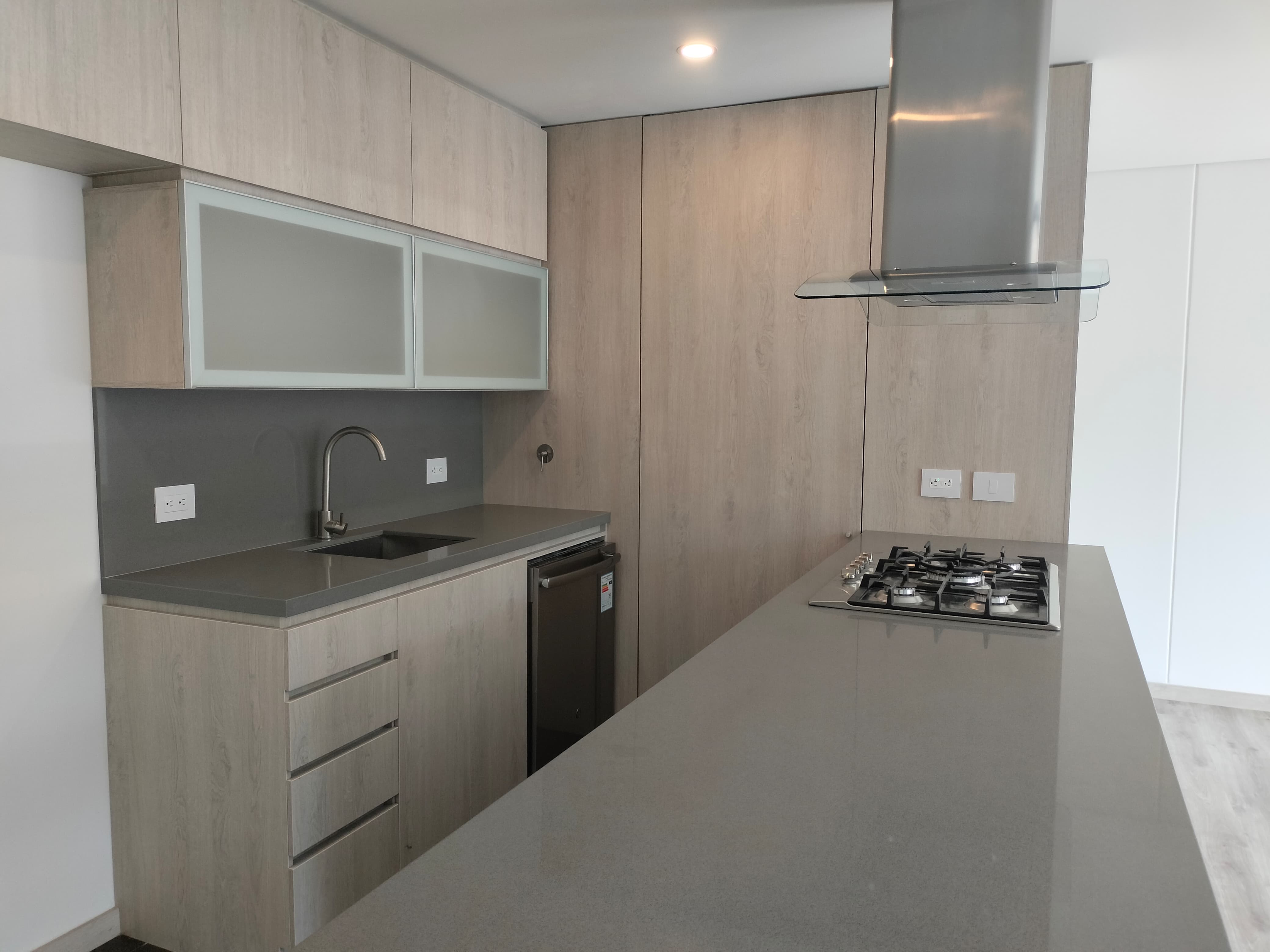 Apartamento en arriendo en El Poblado, Medellín · foto 5 de 16