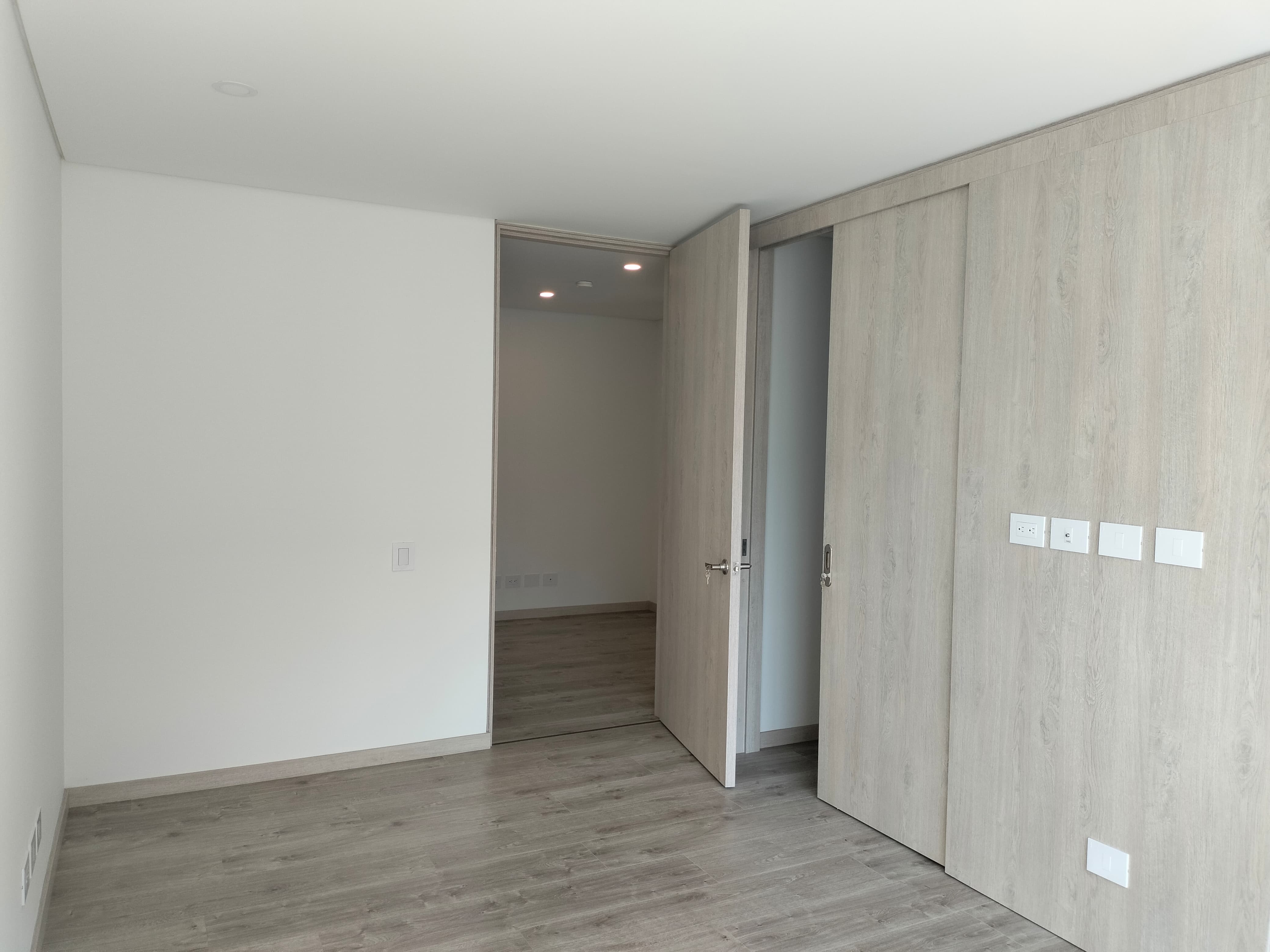 Apartamento en arriendo en El Poblado, Medellín · foto 13 de 16