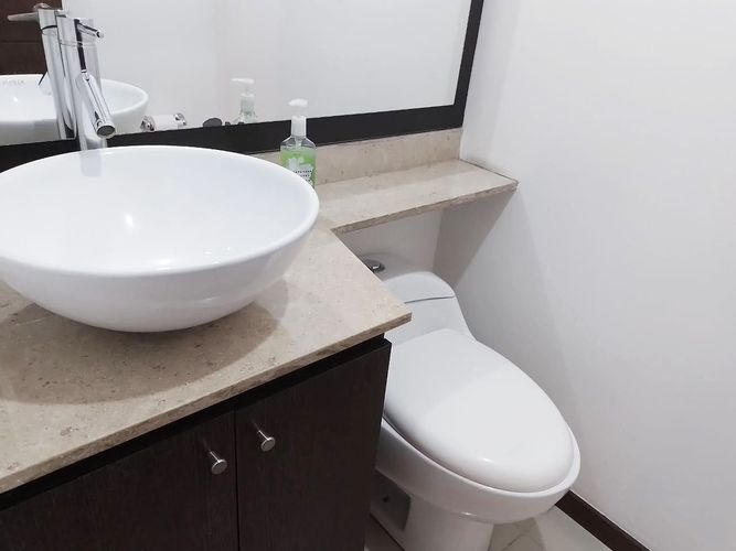 Apartamento de 3 alcobas en arriendo en El Poblado, Medellín, 160 m² · foto 15 de 18