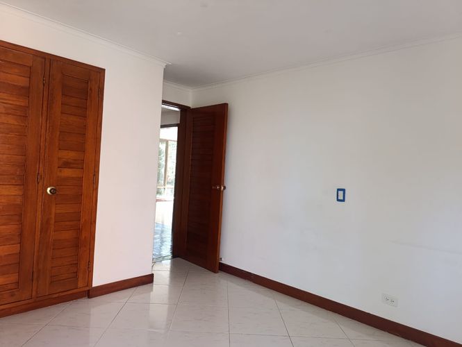 Apartamento de 3 alcobas en arriendo en El Poblado, Medellín, 175 m² · foto 9 de 19