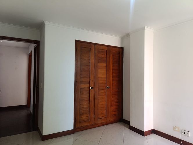 Apartamento de 3 alcobas en arriendo en El Poblado, Medellín, 175 m² · foto 10 de 19