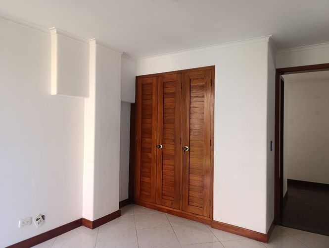 Apartamento de 3 alcobas en arriendo en El Poblado, Medellín, 175 m² · foto 14 de 19