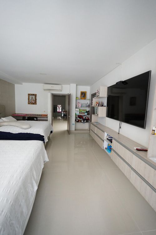 Casa de 7 alcobas en venta en Santa Anita, Cali, 535 m² · foto 3 de 24