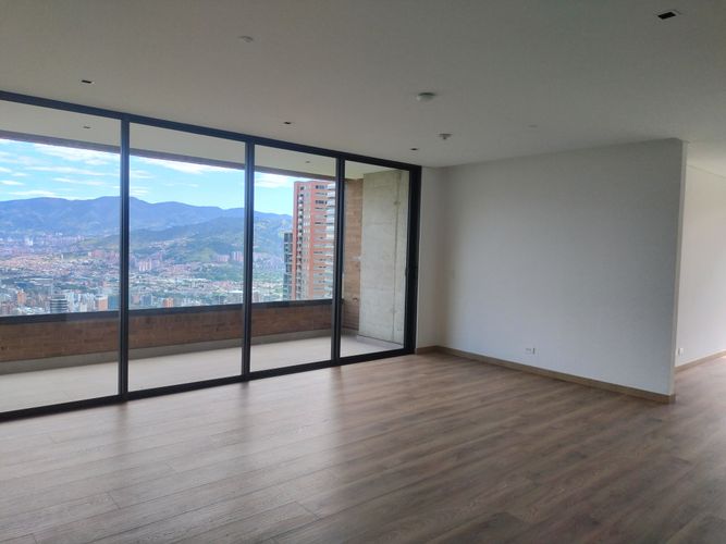 Apartamento de 3 alcobas en venta en El Poblado, Medellín, 147 m² · foto 2 de 20