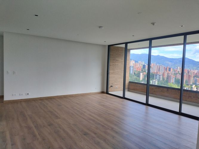 Apartamento de 3 alcobas en venta en El Poblado, Medellín, 147 m² · foto 3 de 20