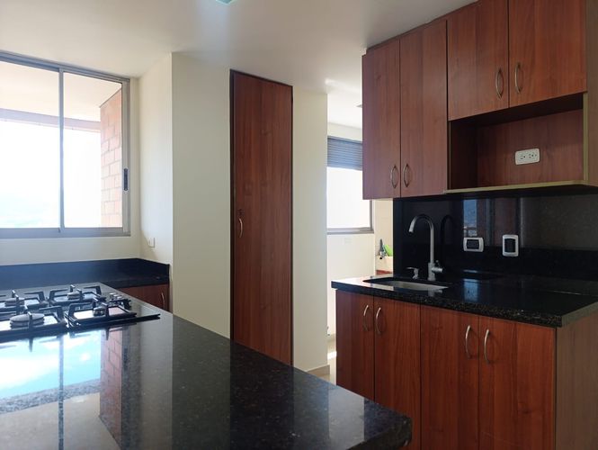 Apartamento de 3 alcobas en venta en El Poblado, Medellín, 145 m² · foto 4 de 20