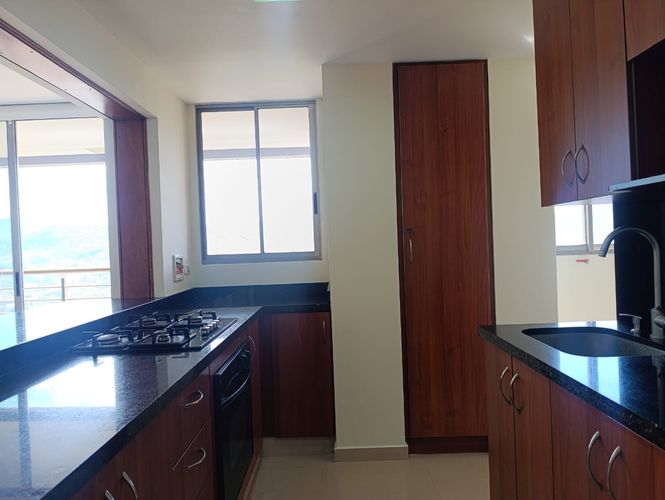 Apartamento de 3 alcobas en venta en El Poblado, Medellín, 145 m² · foto 5 de 20