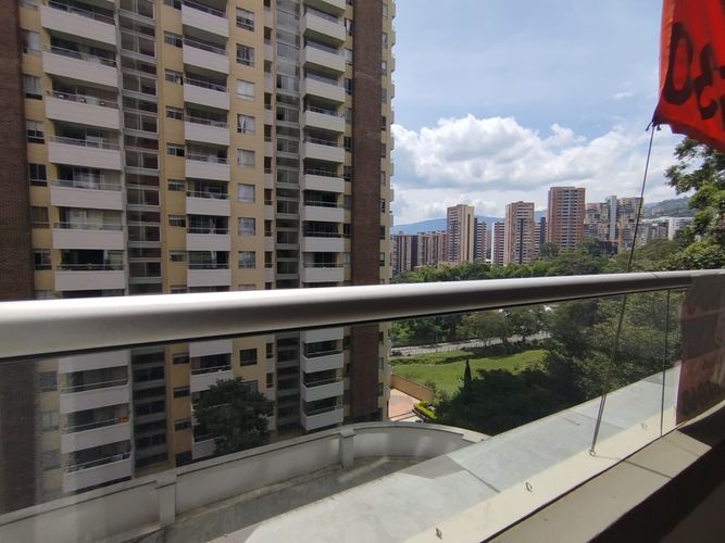 Apartamento de 3 alcobas en venta en Aves Maria, Sabaneta, 91 m² · foto 8 de 24