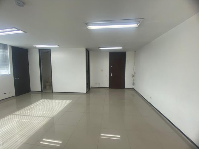 Oficina en arriendo en El Poblado, Medellín, 50 m² · foto 8 de 20