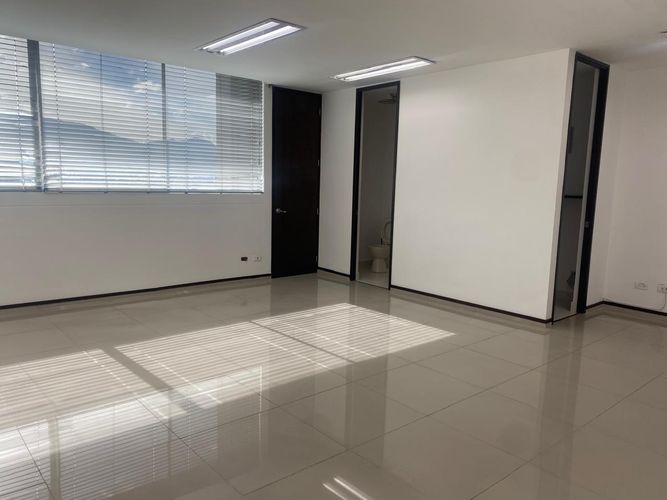 Oficina en arriendo en El Poblado, Medellín, 50 m² · foto 10 de 20