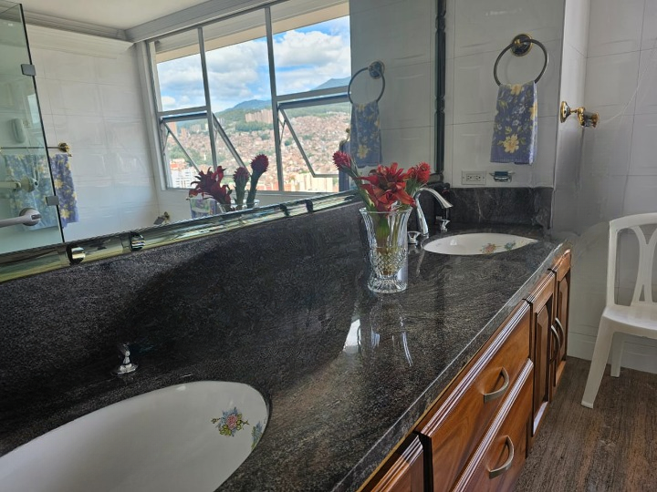 Apartamento en venta en La Candelaria, Medellín · foto 13 de 17