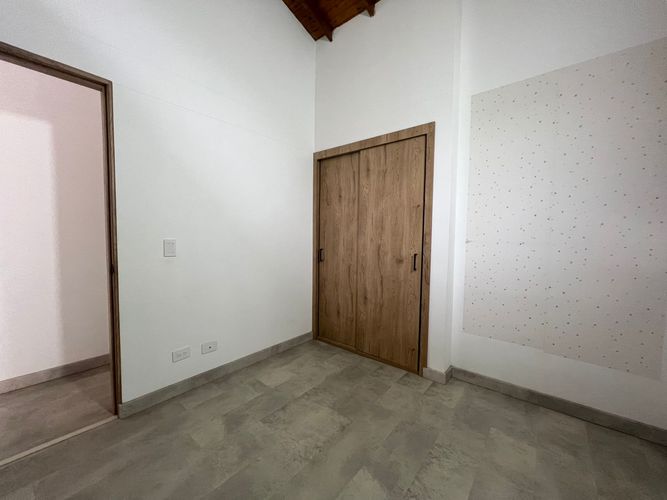 Casa de 3 alcobas en venta en Loma Del Barro, Envigado, 160 m² · foto 8 de 14
