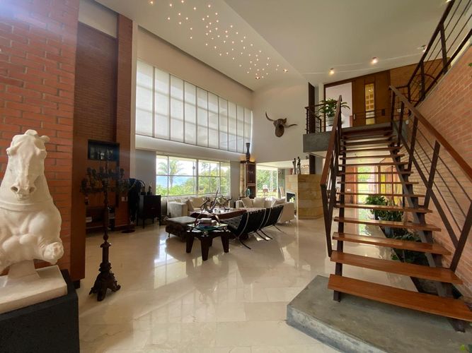 Casa de 3 alcobas en venta en El Poblado, Medellín, 410 m² · foto 2 de 24