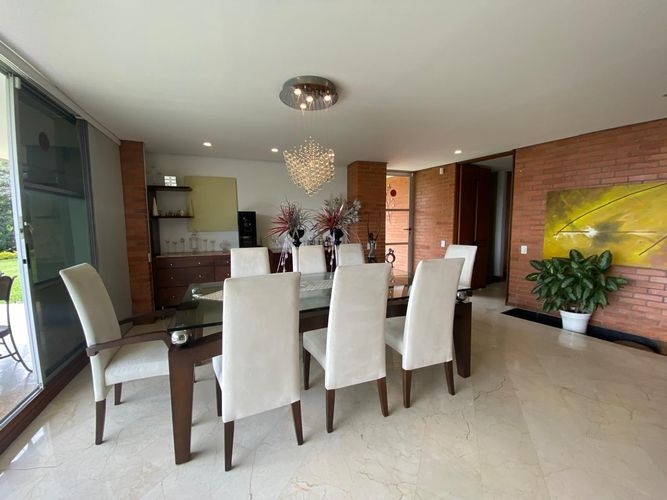 Casa de 3 alcobas en venta en El Poblado, Medellín, 410 m² · foto 5 de 24