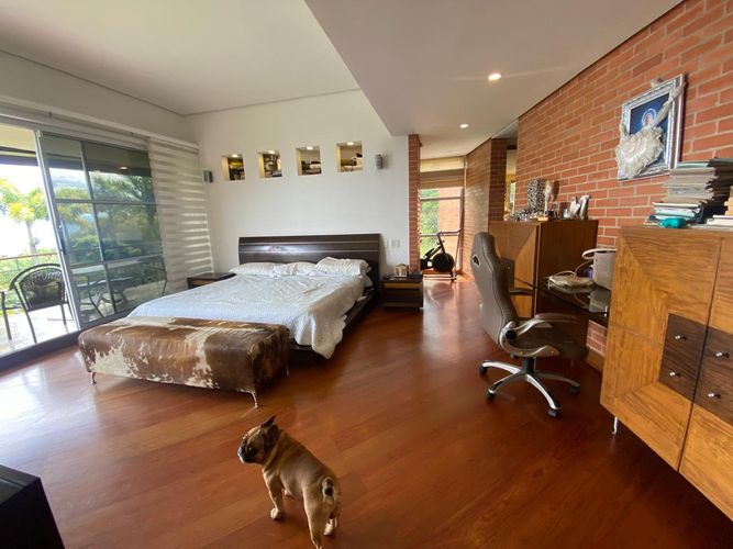 Casa de 3 alcobas en venta en El Poblado, Medellín, 410 m² · foto 11 de 24
