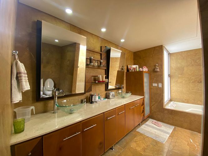 Casa de 3 alcobas en venta en El Poblado, Medellín, 410 m² · foto 12 de 24