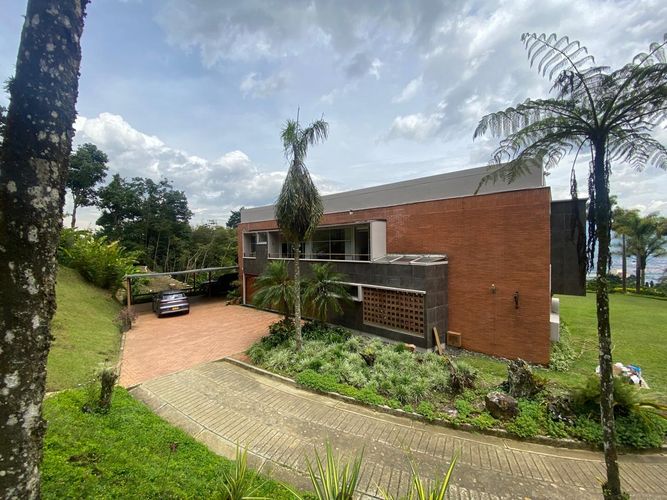 Casa de 3 alcobas en venta en El Poblado, Medellín, 410 m² · foto 18 de 24
