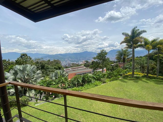 Casa de 3 alcobas en venta en El Poblado, Medellín, 410 m² · foto 20 de 24
