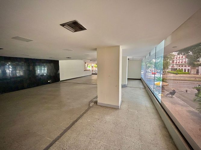 Local en venta en San Vicente, Cali, 434 m² · foto 17 de 24