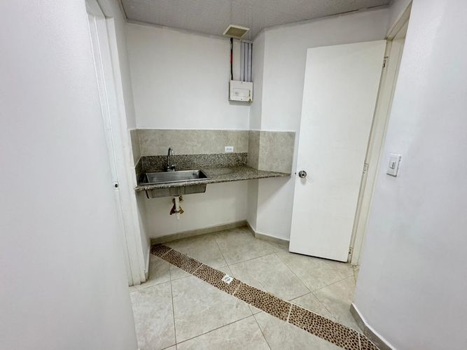 Local en arriendo en Milla De Oro, Medellín, 48 m² · foto 4 de 6