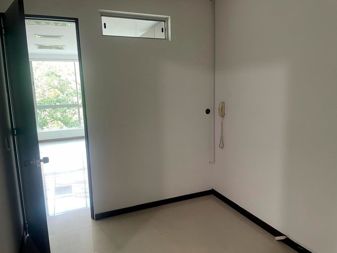 Oficina en arriendo en El Tesoro, Medellín, 40 m² · foto 5 de 6