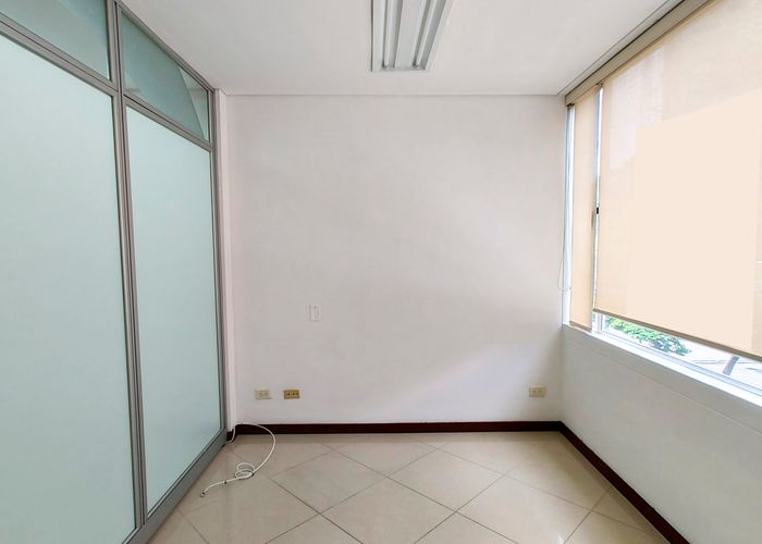 Oficina en arriendo en Villa Carlota, Medellín, 42 m² · foto 4 de 4