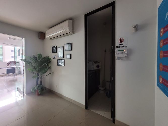 Oficina en venta en Los Balsos, Medellín, 52 m² · foto 2 de 7