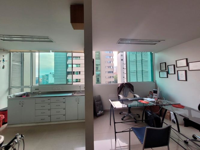 Oficina en venta en Los Balsos, Medellín, 52 m² · foto 6 de 7