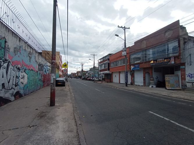 Casa en venta en Colombia, Bogotá, 180 m² · foto 3 de 14