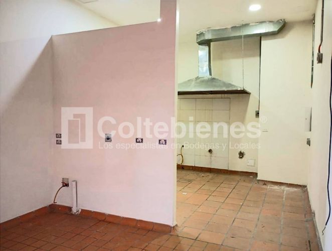 Local en arriendo en Colombia, Medellín, 27 m² · foto 2 de 7