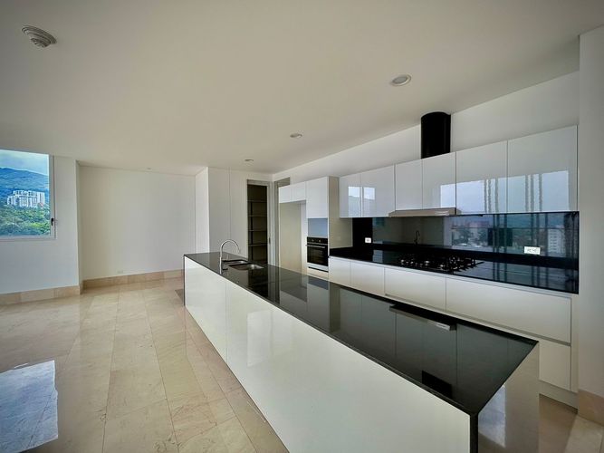 Apartamento de 3 alcobas en venta en Bellavista, Cali, 172 m² · foto 5 de 23