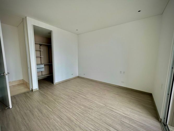 Apartamento de 3 alcobas en venta en Bellavista, Cali, 172 m² · foto 9 de 23