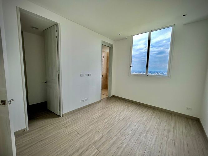 Apartamento de 3 alcobas en venta en Bellavista, Cali, 172 m² · foto 11 de 23